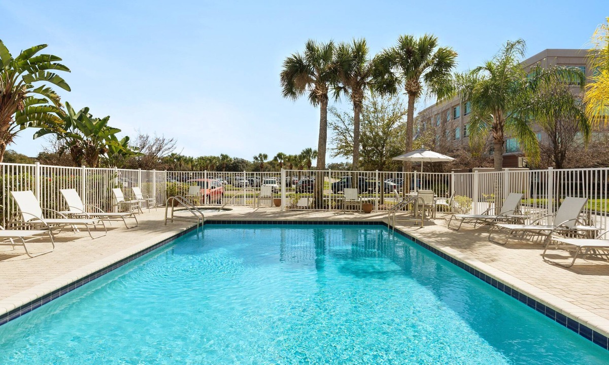 Tampa Condo | Free Breakfast, Pool, King Beds. Spacious Room at Staybridge Suites!