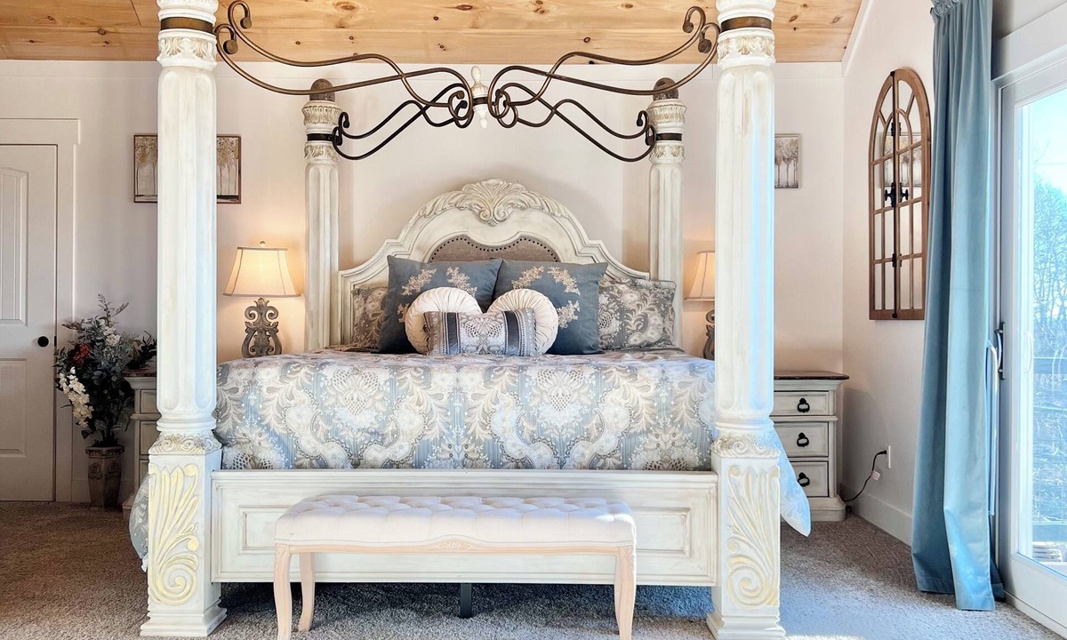 Nelson House | French Country Retreat Near Ball Ground, Weddings, pets, 3BR, yard