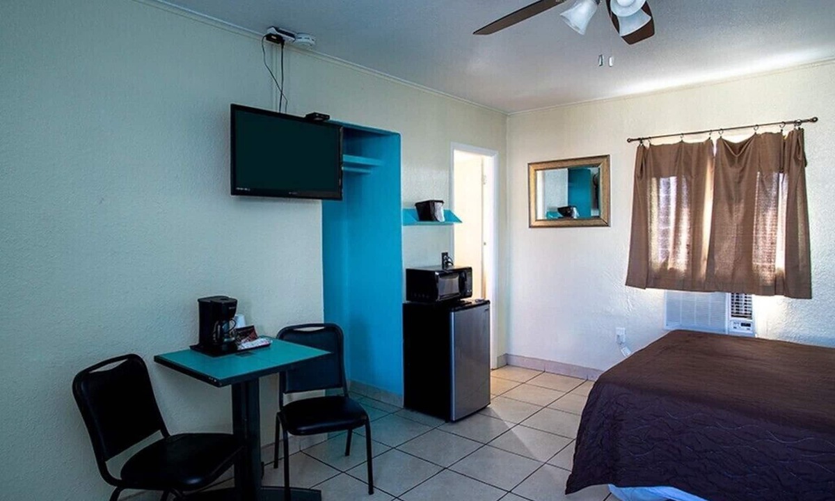 Boutique Motel | Edgewater