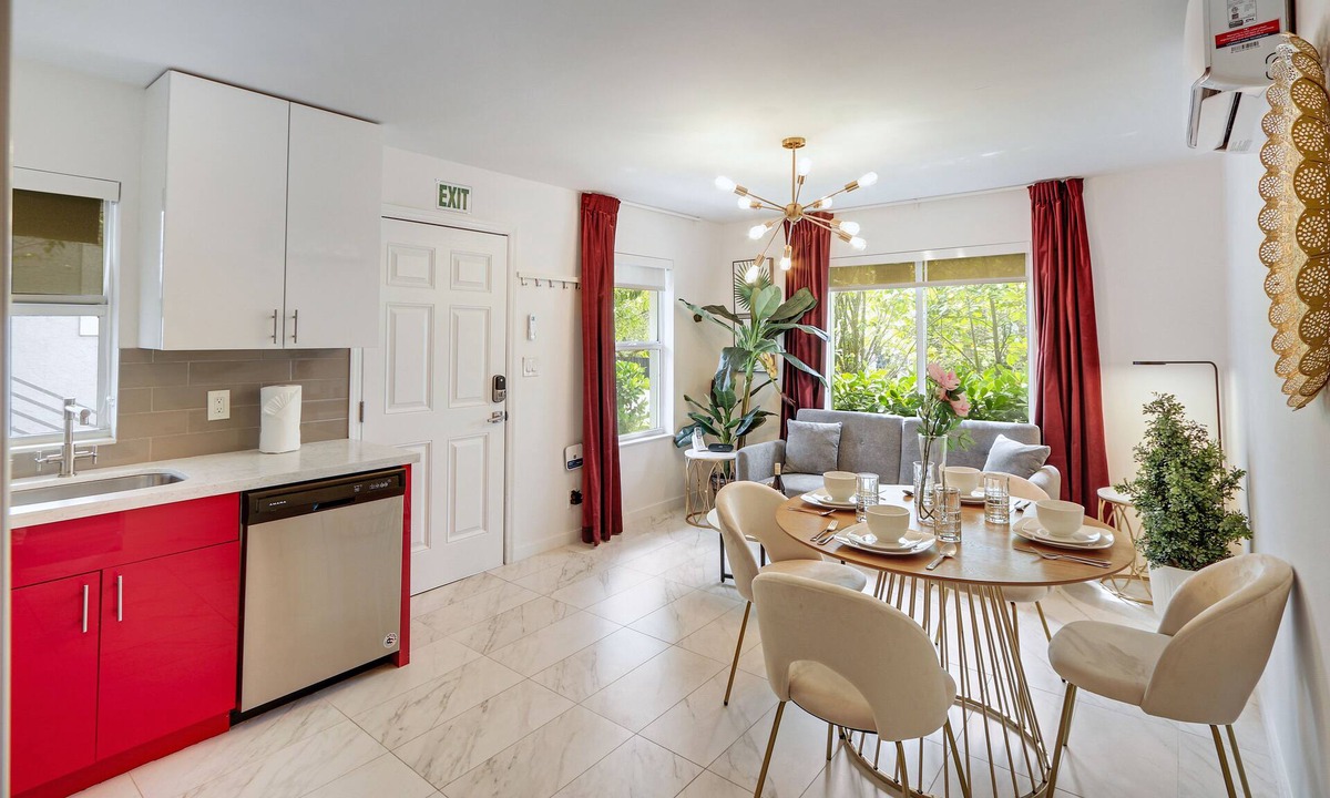 Highland Garden Apartment | Fuego: Casita Near Beach & Gym Access