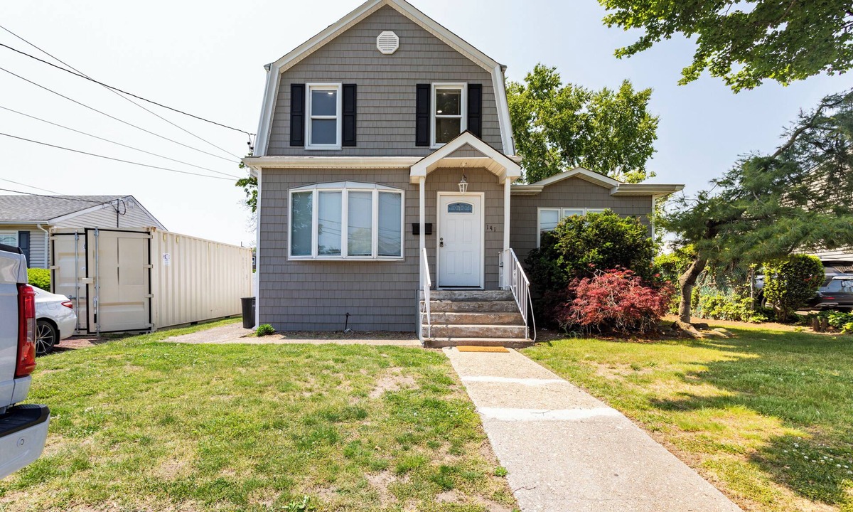 Bethpage Apartment | Full modern 1Bdr Apt w/Private Entrance on 2nd FL