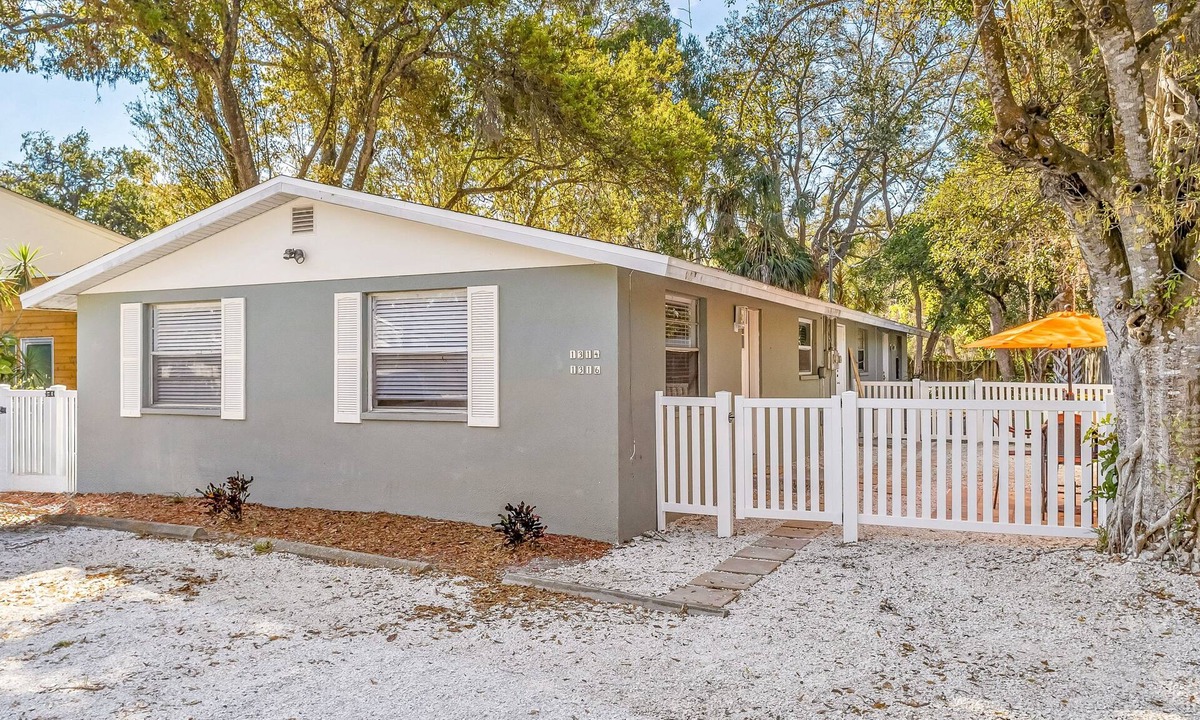 Central Sarasota House | Fully renovated duplex near downtown with fenced yard & patio - dog-friendly