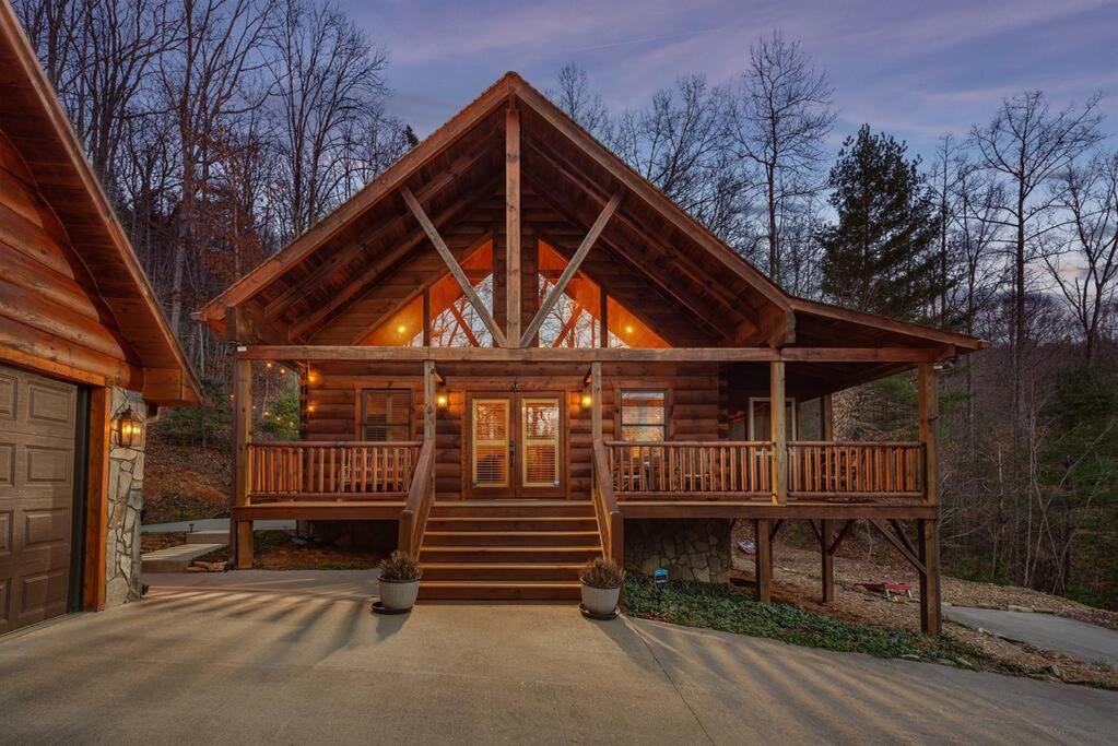 Vein Mountain House | Fully Stocked Cabin Retreat w/Game Room & Pond!