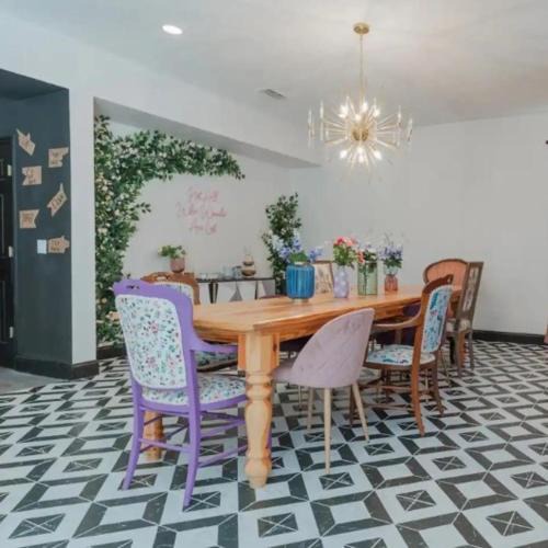 Legacy Park House | Fun Home! Secret Rooms! Pool & Games! 17min Disney!