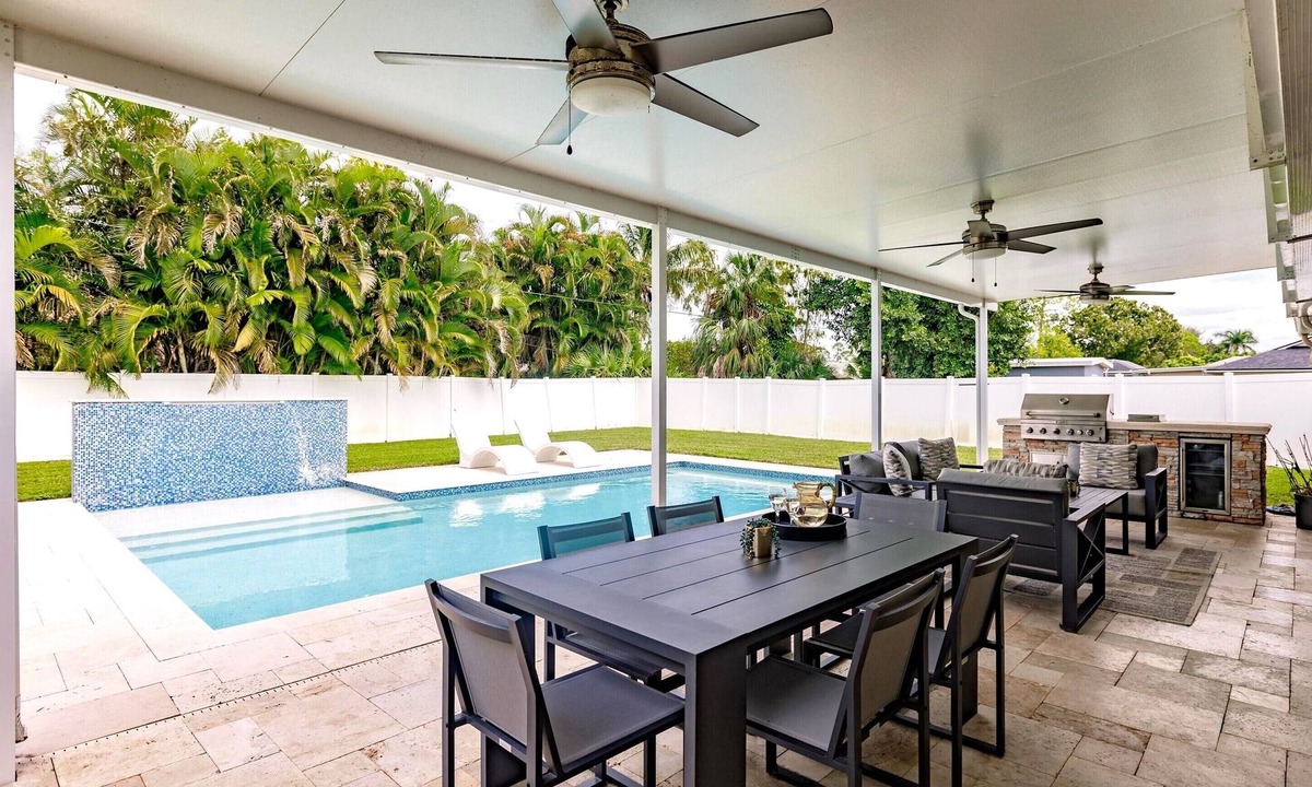 Willoughby Acres House | Fun in the Sun! Heated Pool & Game Room