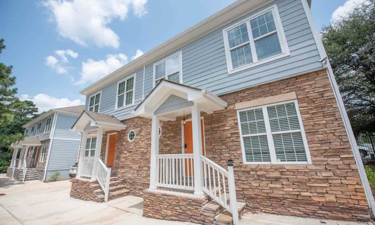Southwestern House | Gated Atlanta Modern Home with 7 beds B