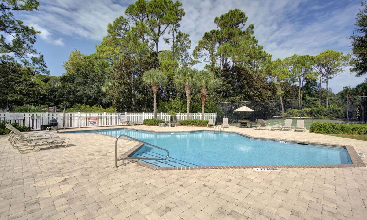 Saint Simons Heights Condo | Gated Beach Condo Pool, Tennis, Gym Walk to Ziggy’s St. Simons