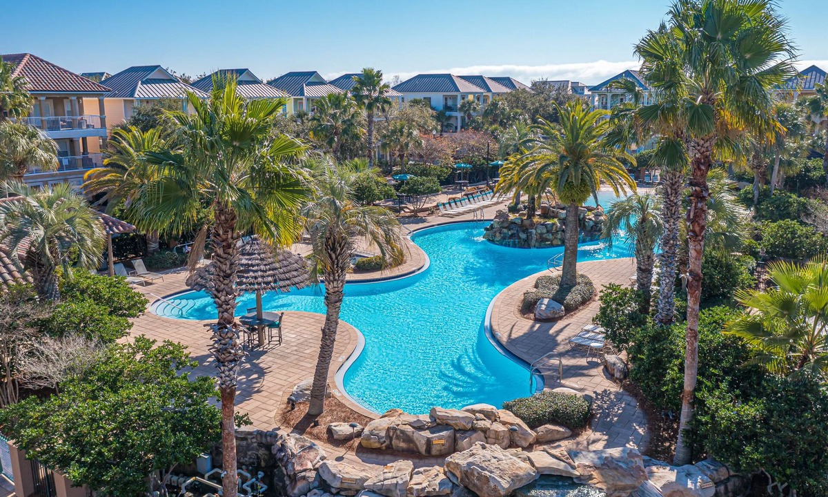 Villages of Crystal Beach House | Gated Community ~ Lagoon Style Pool ~ Near the Beach