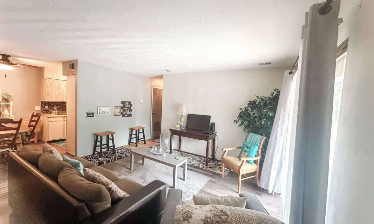 St. Andrews Apartment | Gated Complex, King, Gym, Third Floor