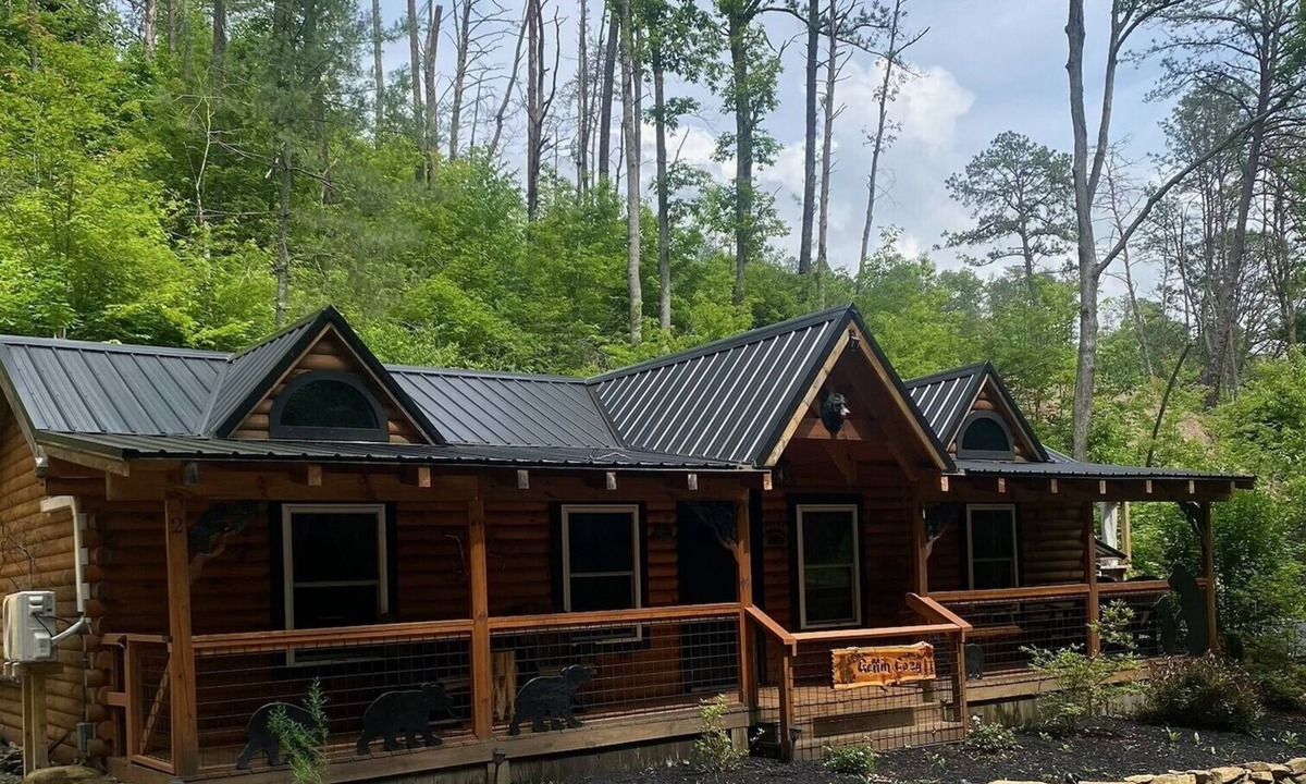 Sevierville House | Gettin Cozy - Peaceful Mountain Escape for Couples - Hot Tub, Pet Friendly