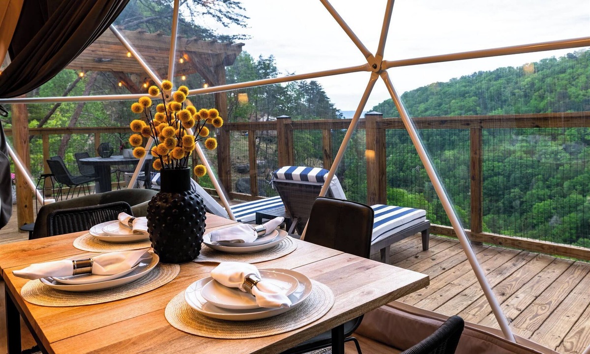 Pikeville Cabin | Glamping Dome | Biggest Deck + Hot Tub | Canyon & Valley Views