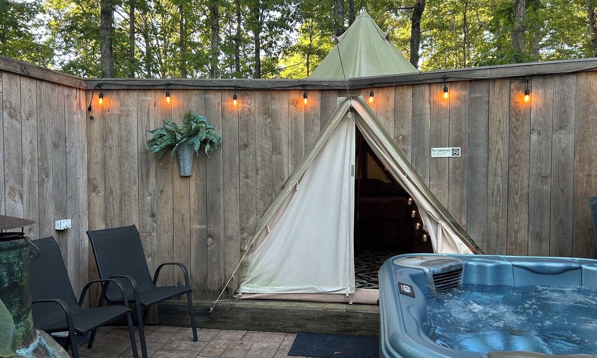Mountain View RV Rental | Glamping tent with hot tub and AC for a relaxing getaway