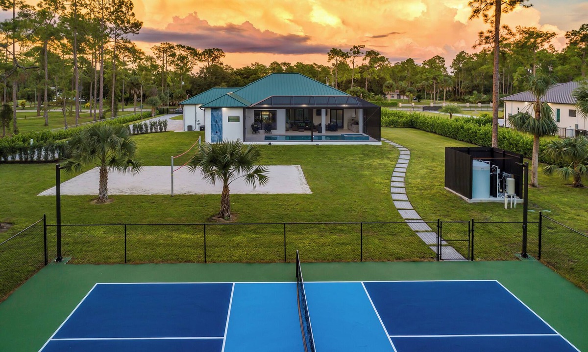Rural Estates Villa | Golden Acres Sports Ranch – Luxe Retreat with Pickleball, Pool & Games