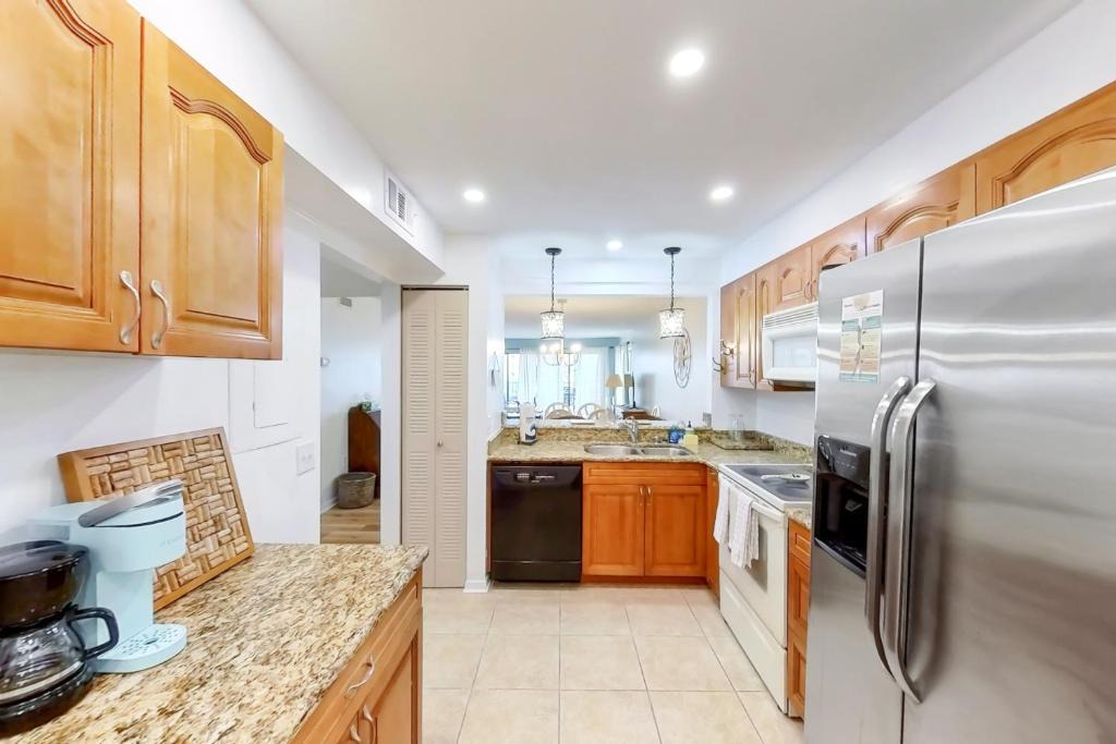 Indian Shores Apartment | Golden Shores 407