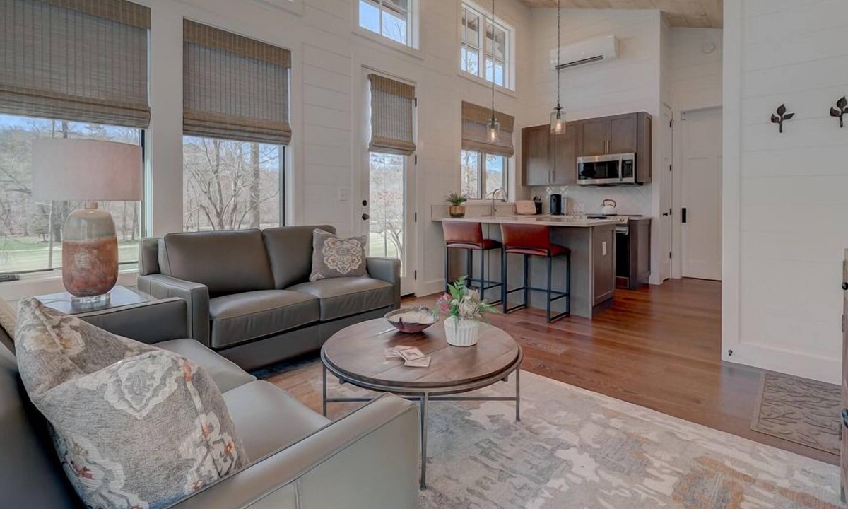 Mineral Bluff Cottage | Golf and Riverfront Cottage | King Bed | Group Availability
