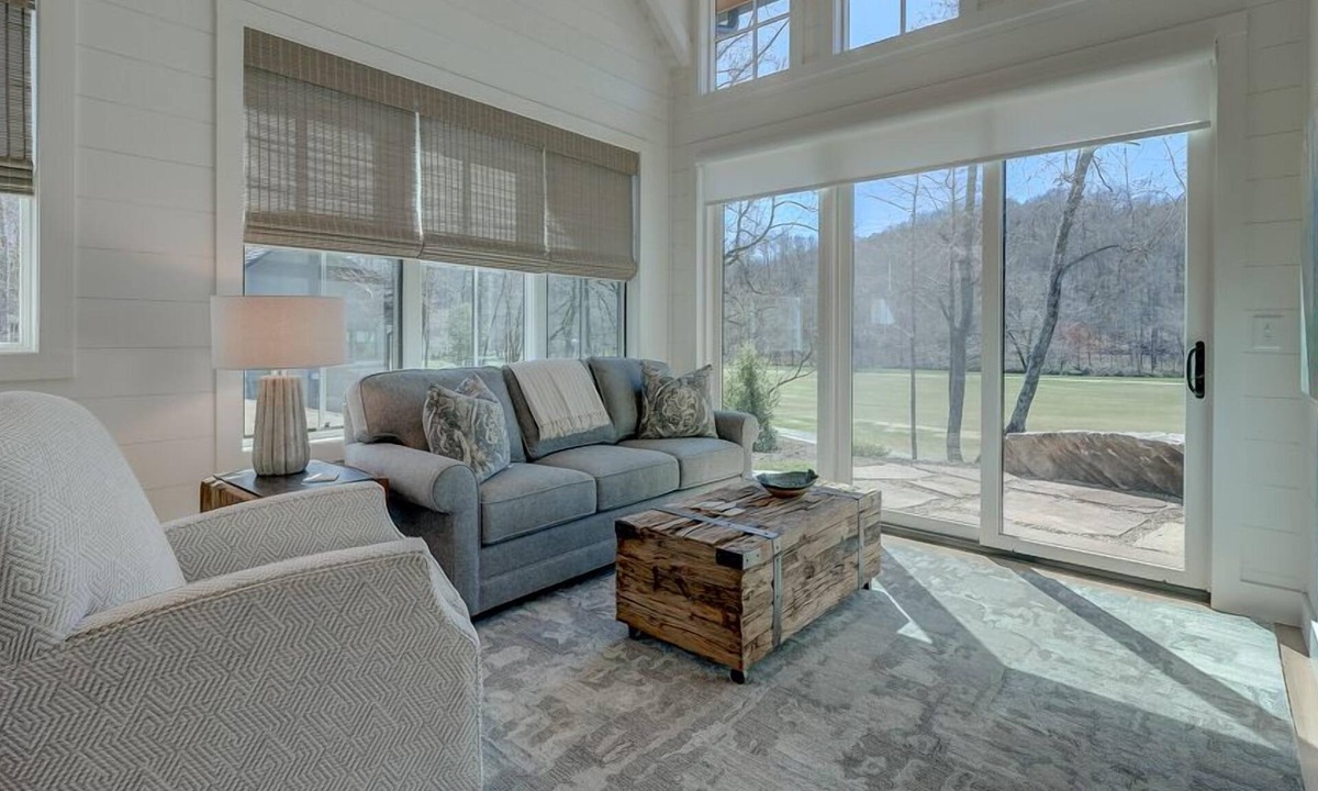 Mineral Bluff Cottage | Golf and Riverfront Cottage | King Bed | Group Availability