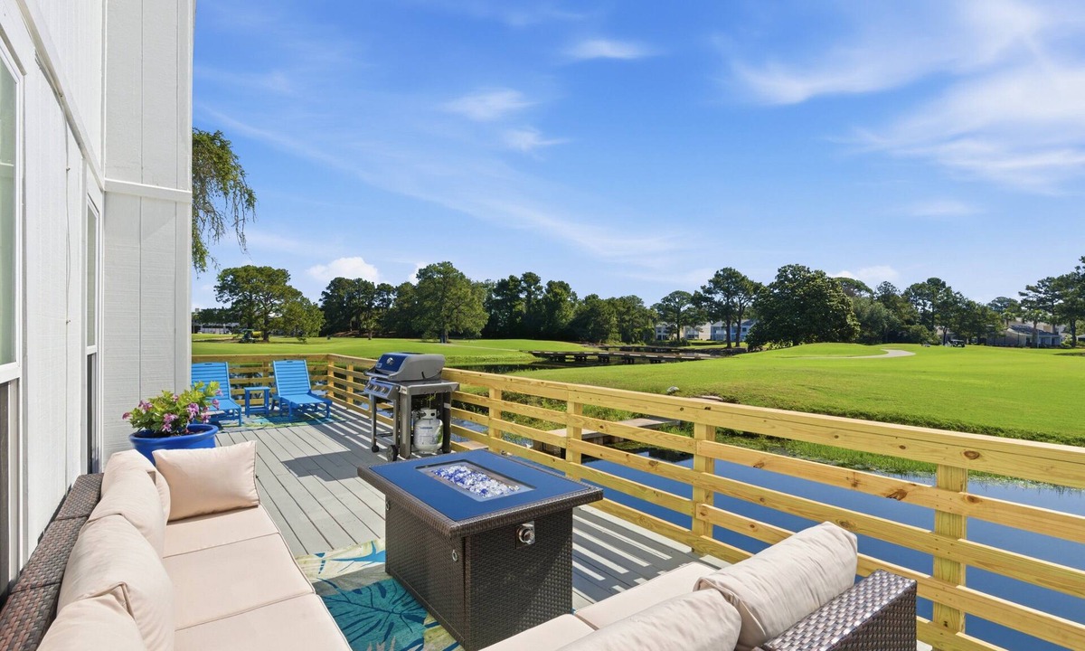 Miramar Beach Villa | Golf Cart! Pet-friendly! Linkside Village 435!