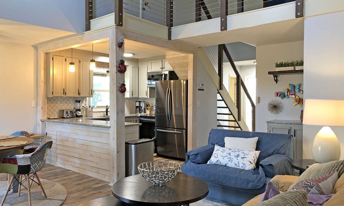 Lake Lure House | Golf Course Retreat in Rumbling Bald w Fire Pit, Loft + Private Guest Suite