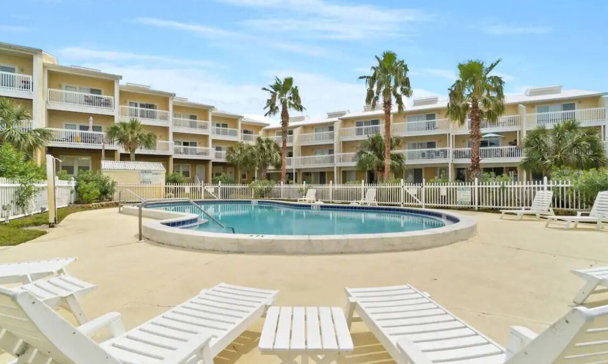 Navarre Beach House | Good Time 2-bedroom townhome in Navarre