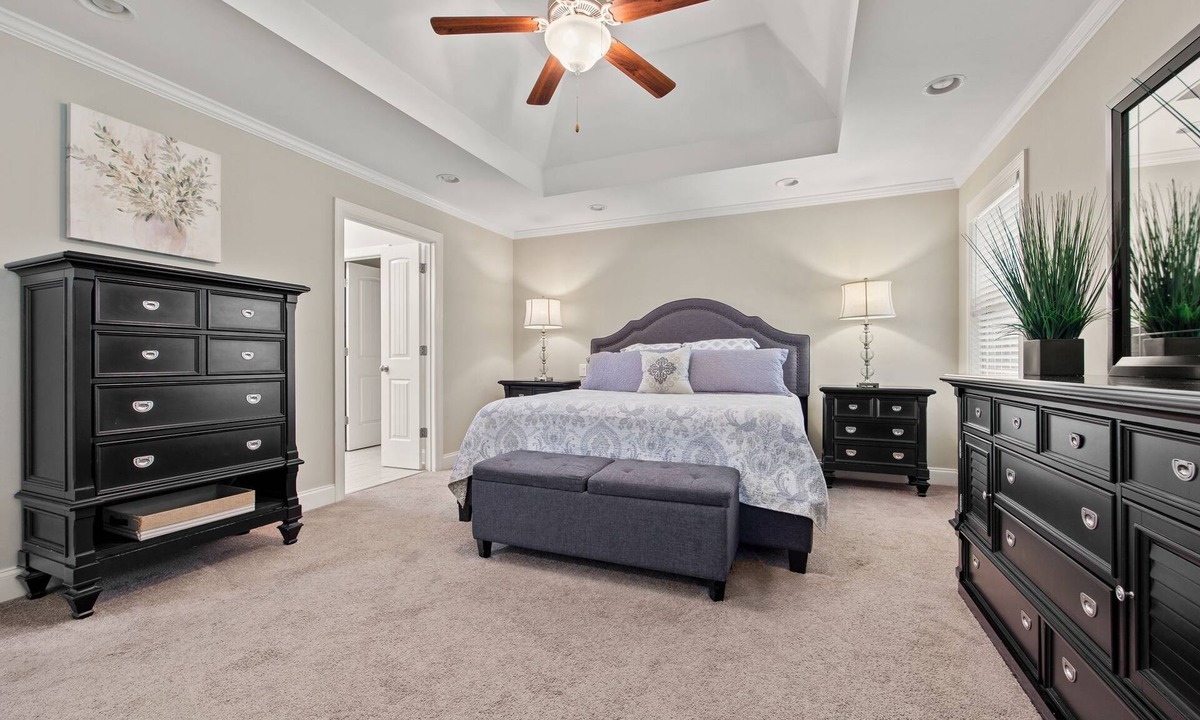 Tyrone House | GORGEOUS 3 BEDROOM TOWNHOME LOCATED ON ESTATE LOT B