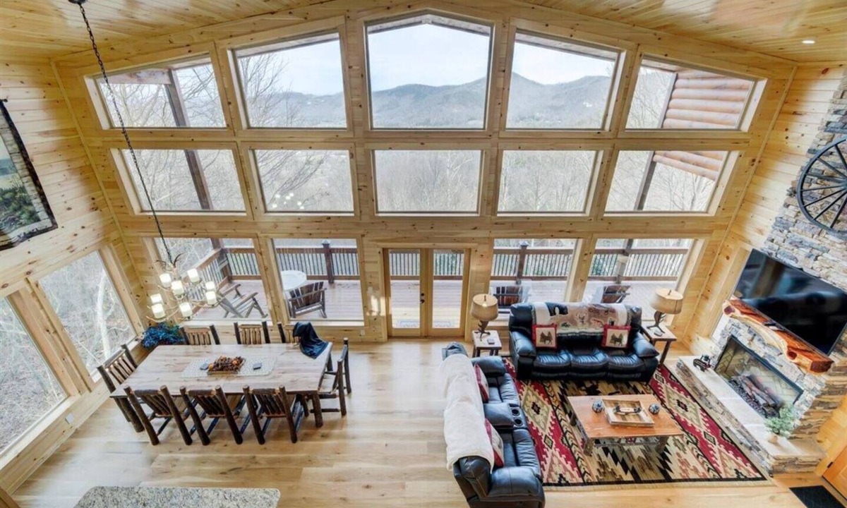 Smoky Mountains Cabin | Gorgeous 3 Story Cabin, Sleeps 14 w/Views, Hot Tub, Pool Table, BBQ Grill, Arcade!
