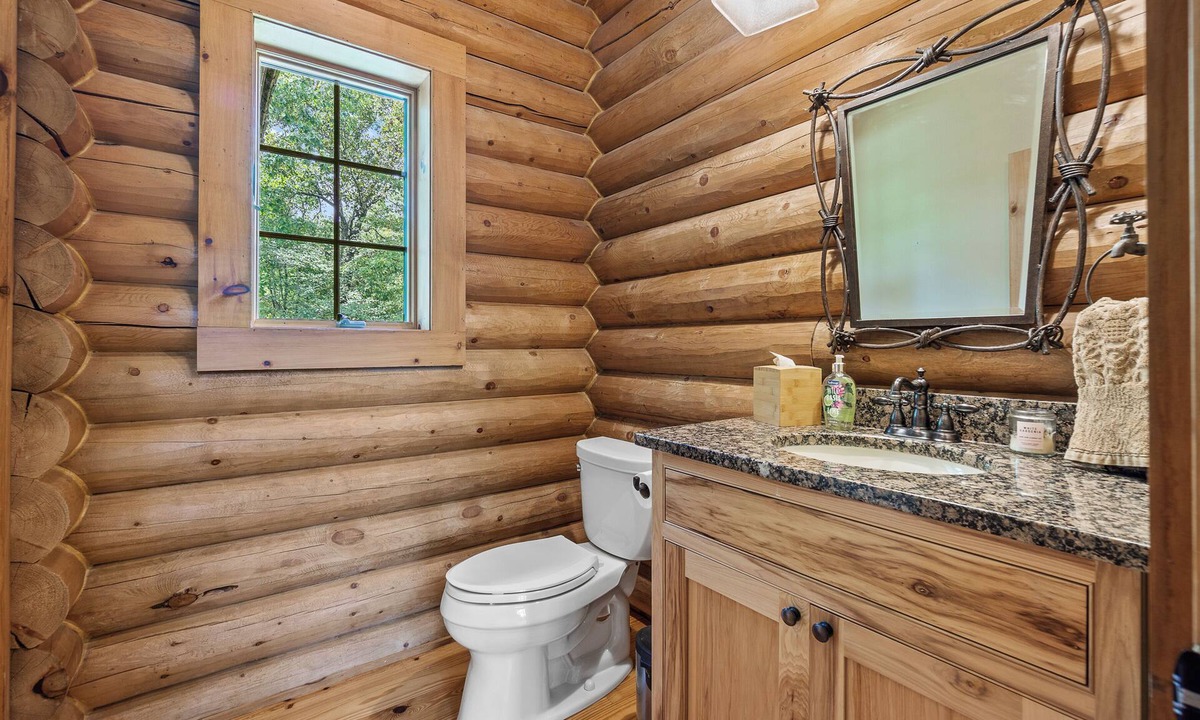 Pikeville Cabin | Gorgeous 4-bedroom cabin on the lake in fabulous Fall Creek Falls!