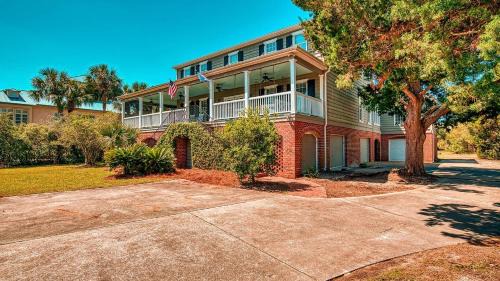 Debordieu Colony House | Gorgeous Beach Close Villa with Barbecue in Georgetown, South Carolina