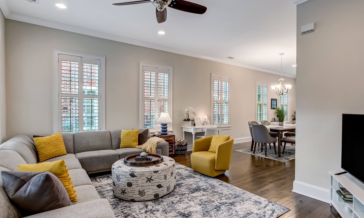 Historic District - North House | Gorgeous Home by Crawford Square w Private Parking