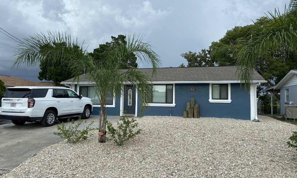 Sea Ranch On The Gulf House | Gorgeous Seaside Seashell Cottage With Kayaks Included!
