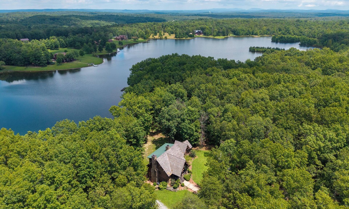 Pikeville Cabin | Gorgeous WATER front 4-bedroom cabin in perfect Fall Creek Falls, TN