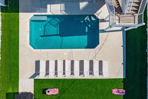 Mid Island House | Grace by The Sea - 2025 Build - Steps to Beach