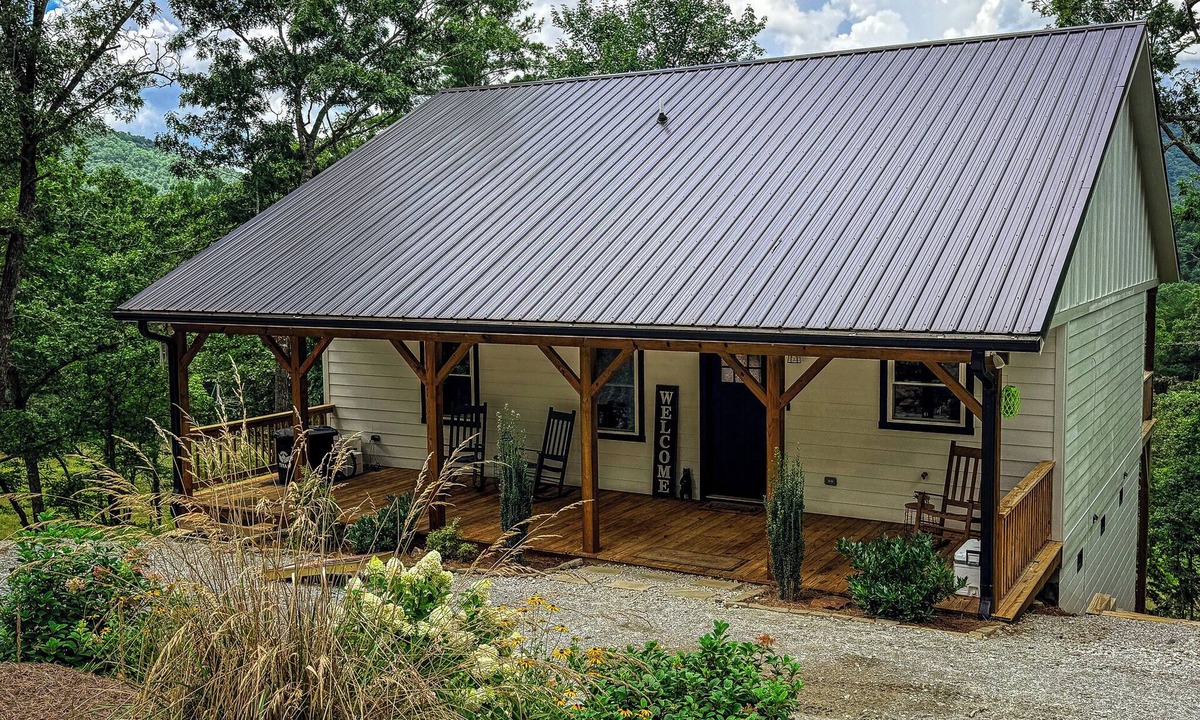 Franklin House | Graceland Mountain Cottage | 10+ Private Acres, On-Site Trails, Hot Tub + Cold Plunge