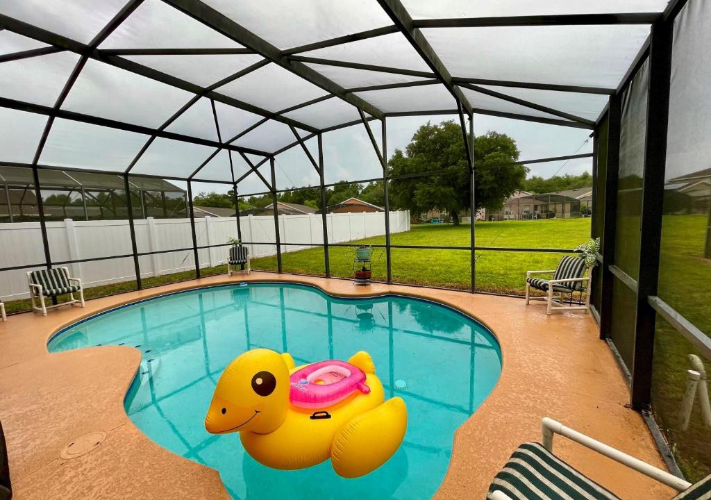 Sandy Ridge House | Grand Holiday 4BD Pool Home at Disney & Universal