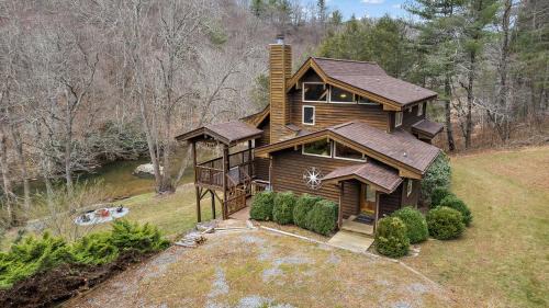 Boone House | Grandmas Riverside Getaway