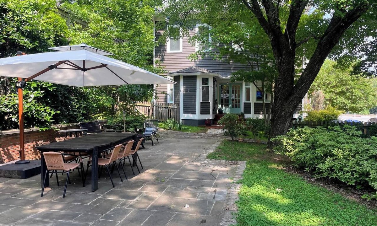 East Side House | Grant Grandeur