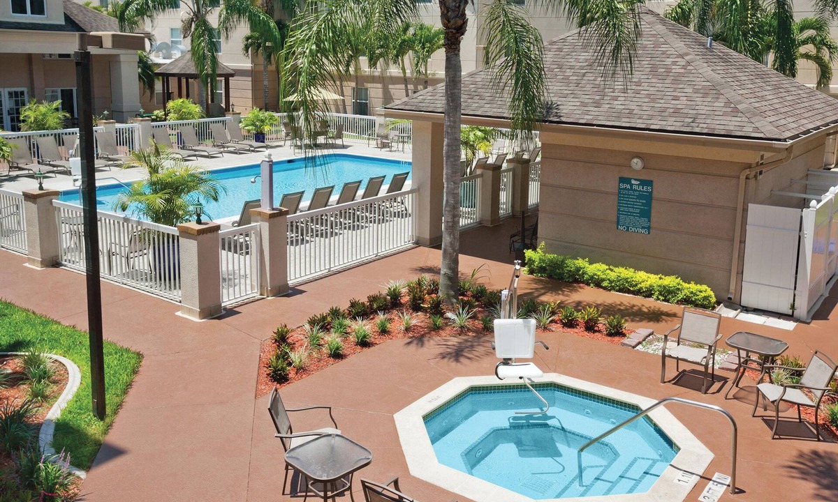 Villas Hotel | Great Location! Outdoor Pool, Minutes to Bell Tower Shops and Fish Tale Marina!