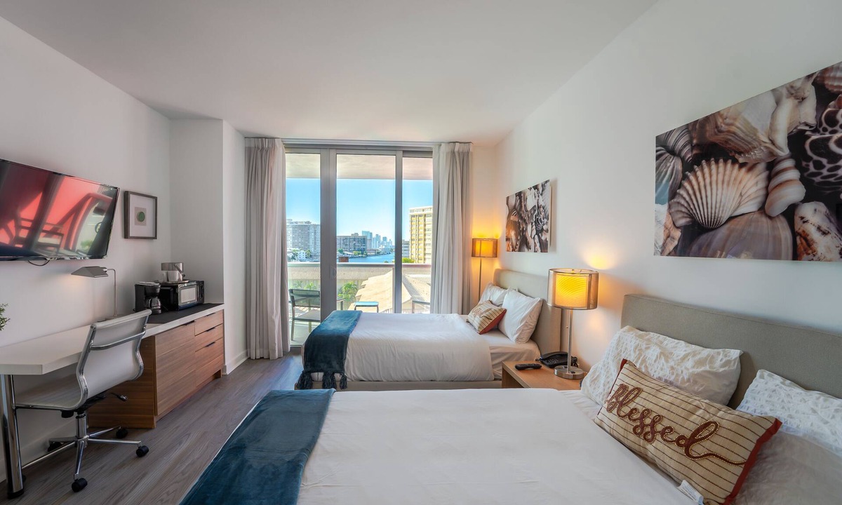 Hallandale Beach Apartment | Great Studio Suite South Views
