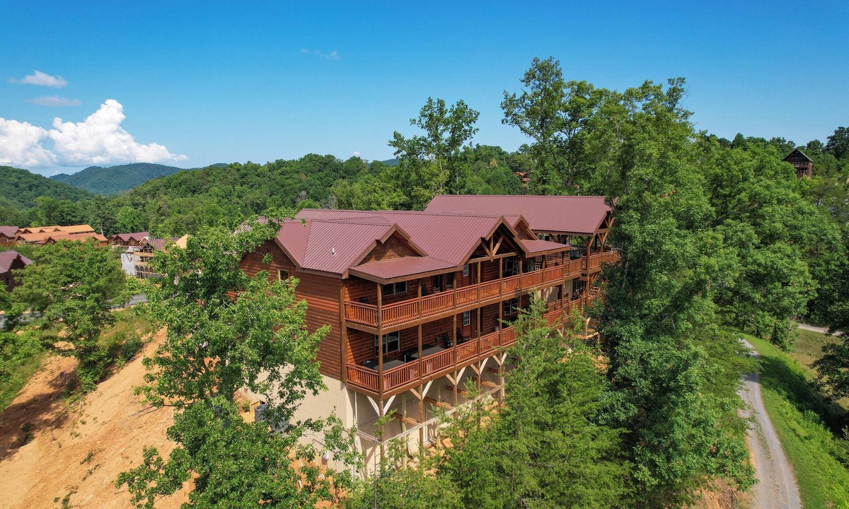 Caton Cabin | Group Retreat Pool + Hot Tub + Views Near Pigeon Forge | Sleeps 24 | Wilder