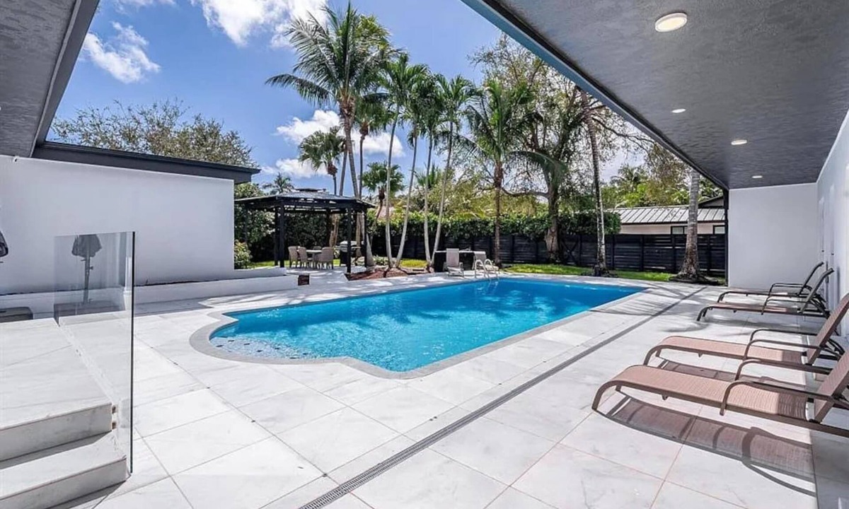 Palmetto Bay House | Guest Fav | 5BR Family Estate | Pool + Half Acre