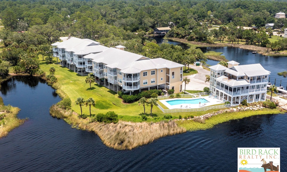 Steinhatchee Condo | Gulf Breeze Condo #206- Private Boat Ramp! WiFi! NO DOCK THIS SCALLOP SEASON!