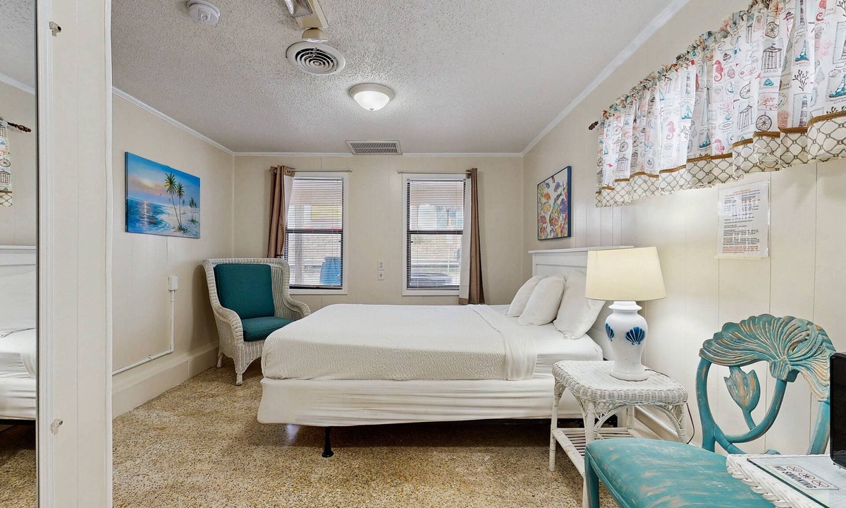 Bahama Beach Apartment | Gulf-front studio with direct beach access, high-speed WiFi, and central AC