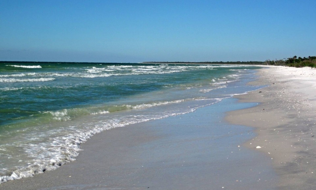 Gulf Pines House | Gulf Pines Sanibel Island Vacation Rental Home with Community Pool