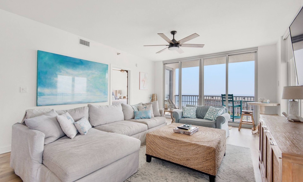 Emerald Dolphin | Pensacola Beach