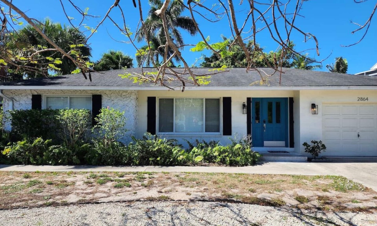East Naples House | Gulfview House in Naples Bayshore Arts District