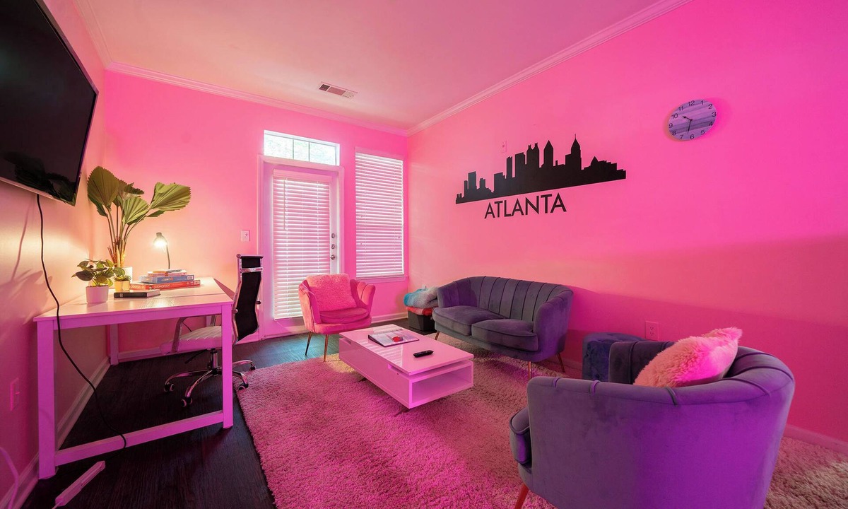 Buford Highway Apartment | Gym BBQ Grill LUX Near ZOO Aquarium Pool