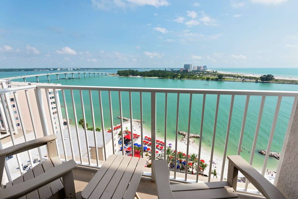 Clearwater Beach Hotel | Hampton Inn and Suites Clearwater Beach