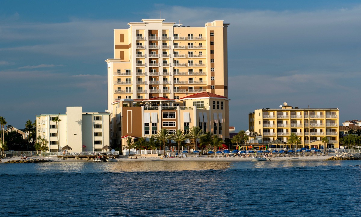 Clearwater Beach Hotel | Hampton Inn and Suites Clearwater Beach