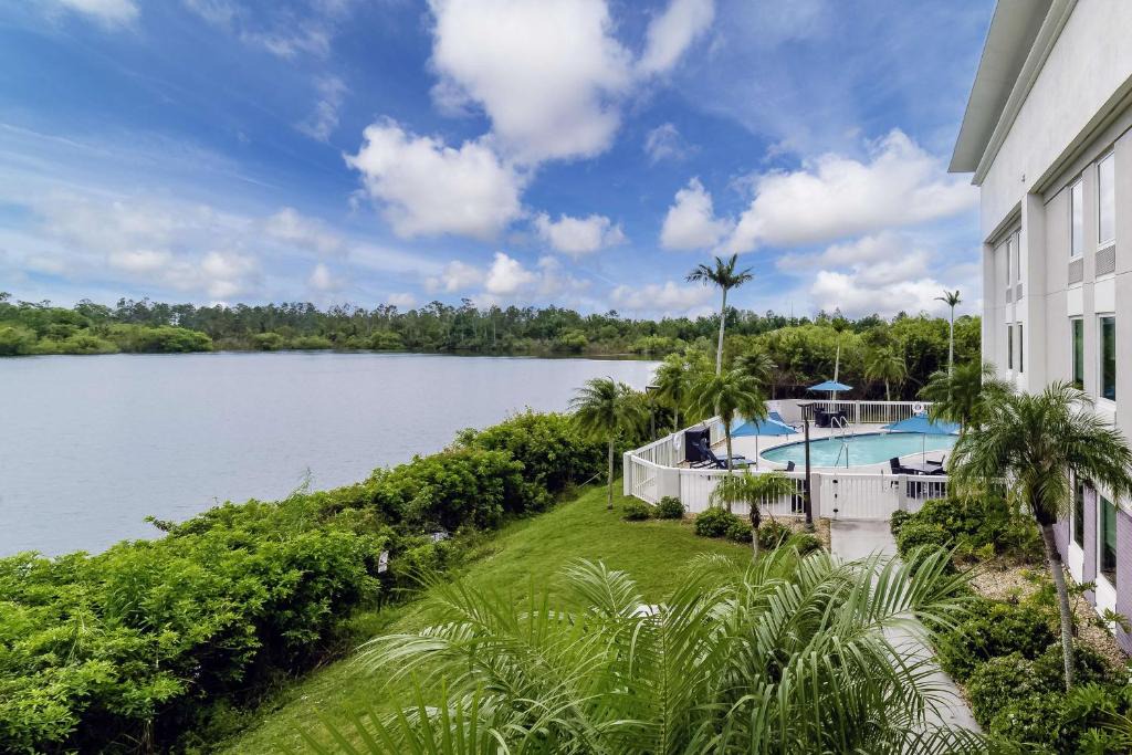 Deep Creek Hotel | Hampton Inn Port Charlotte