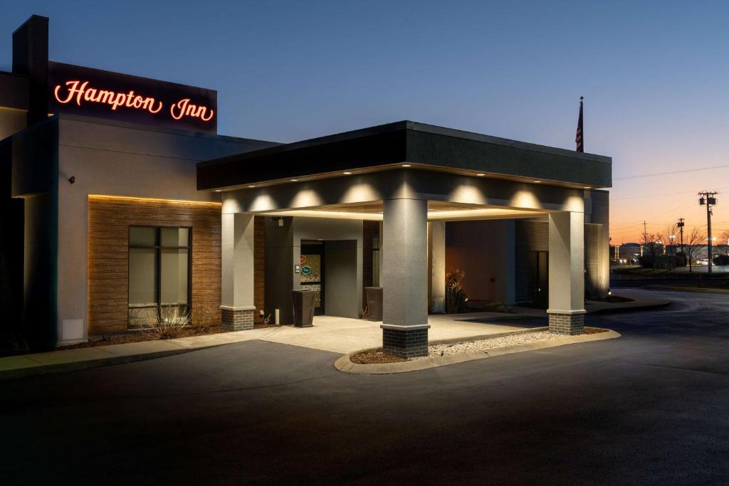 Springfield Hotel | Hampton Inn - Springfield