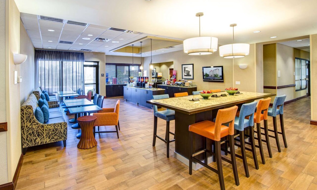 Cumberland Hotel | Hampton Inn & Suites Atlanta Galleria